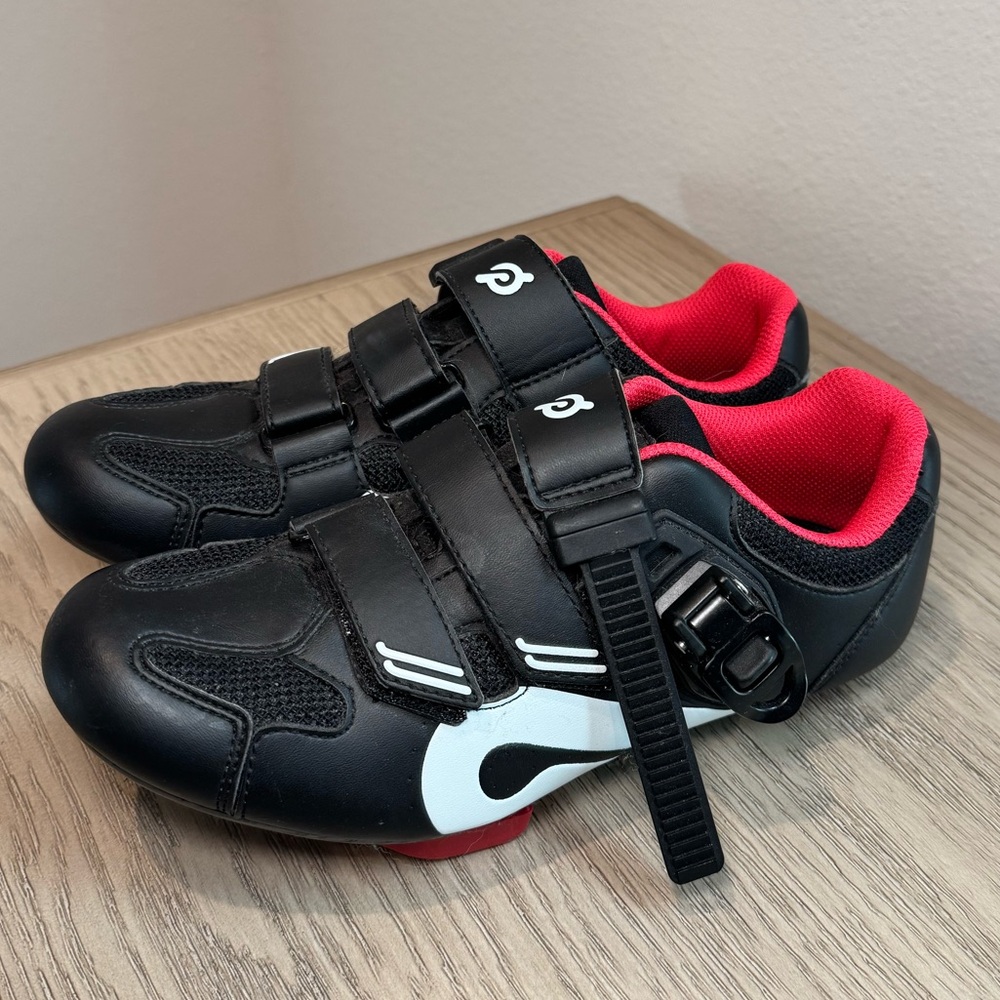 Peloton Cycling Shoes Women’s 6